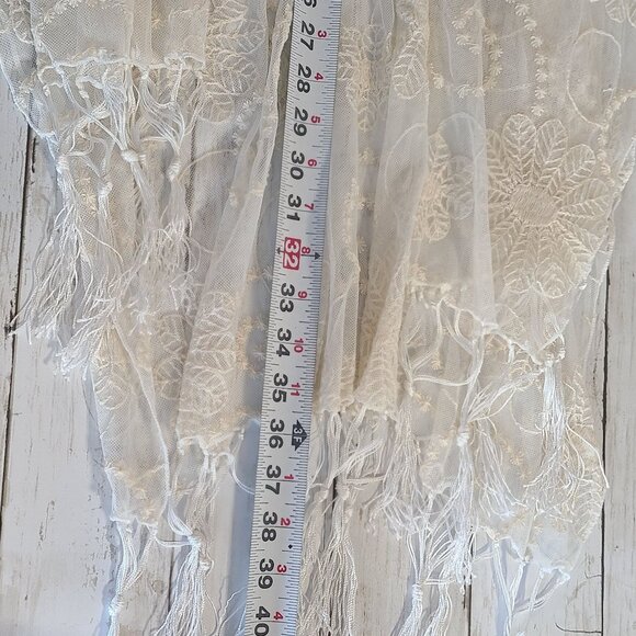 Torrid Sheer Lace Kimono Tasseled Embroidered OSFM NEW Cottage Feminine - Picture 8 of 9